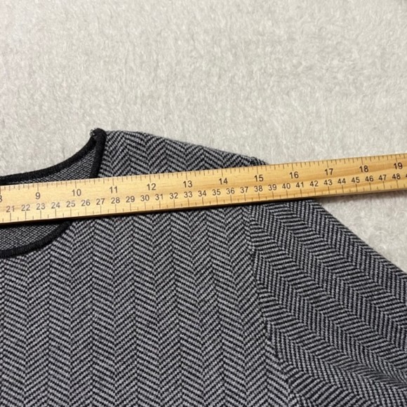 Saks Fifth Avenue Womens Gray Herringbone Viscose Blend Short Sleeve Top Sz LG - Picture 7 of 9